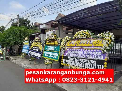 Pesan Karangan Bunga Duka Cita Standing di Kota Bogor
