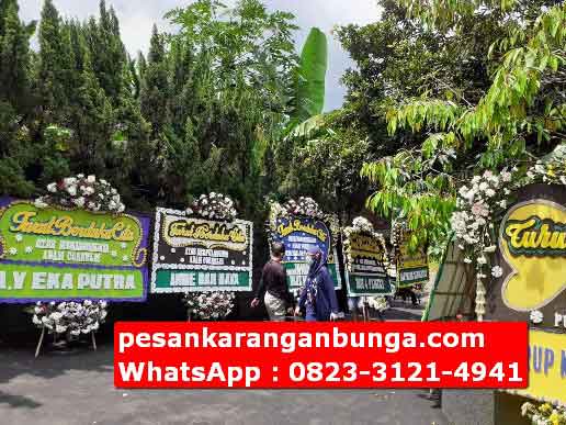 Rangkaian Bunga Belasungkawa di Bogor