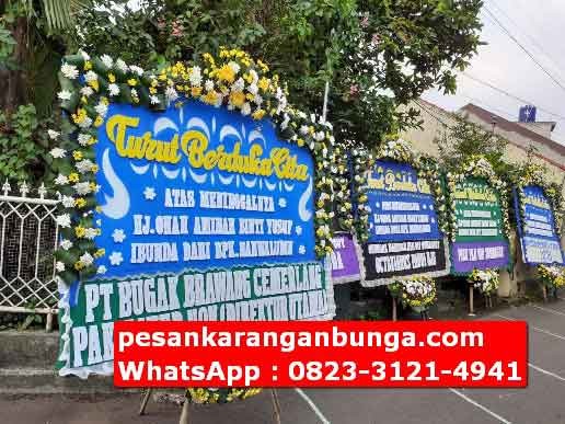 Pesan Ucapan Duka Cita pada Karangan Bunga di Area Bogor